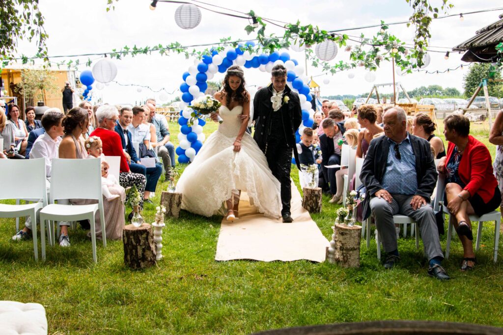 Bruiloft Zuid Limburg aan de Meule, beek ceremonie